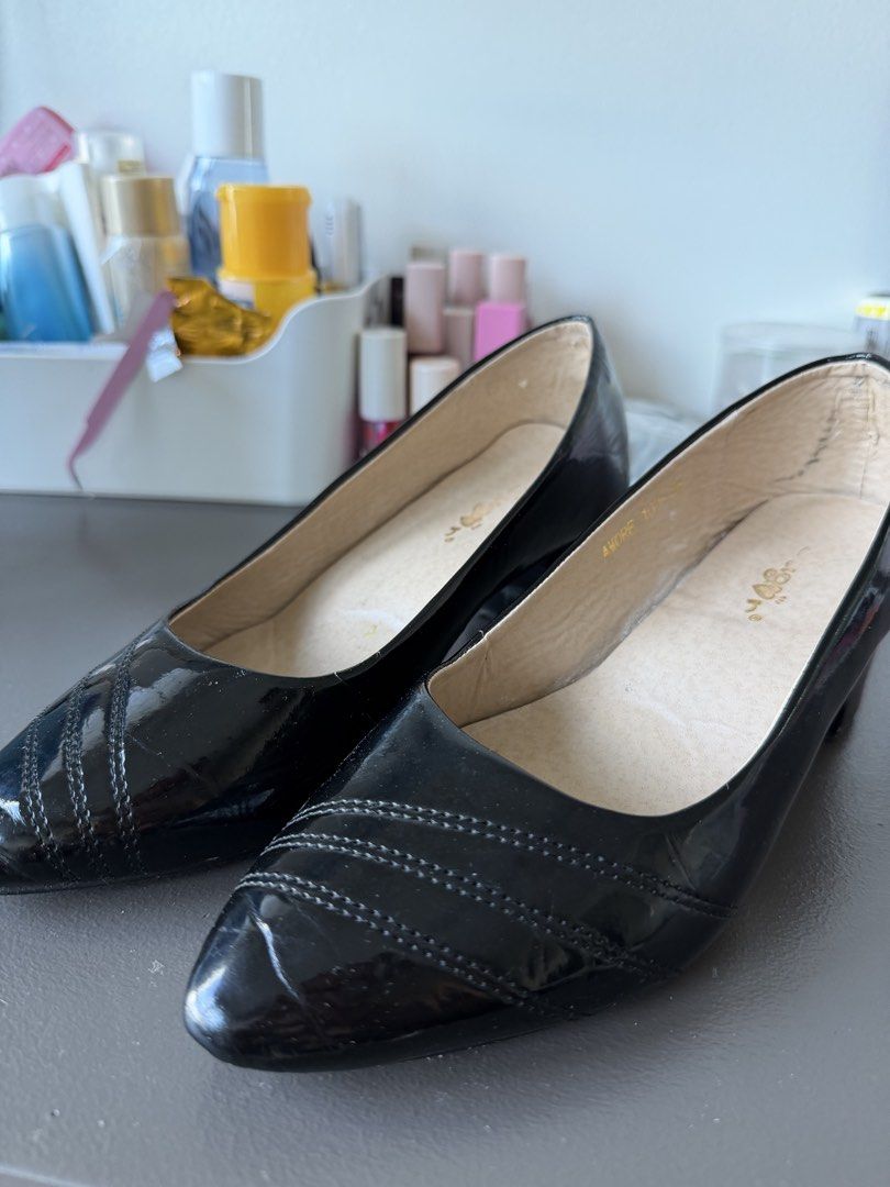 Formal/ school/casual Black shoes (Category: Heels) located in Quezon City. Submitted by johnnalynpreloved (Listing ID 1445045067, Image 1). Description: Bought it from sm 1000 pesos .