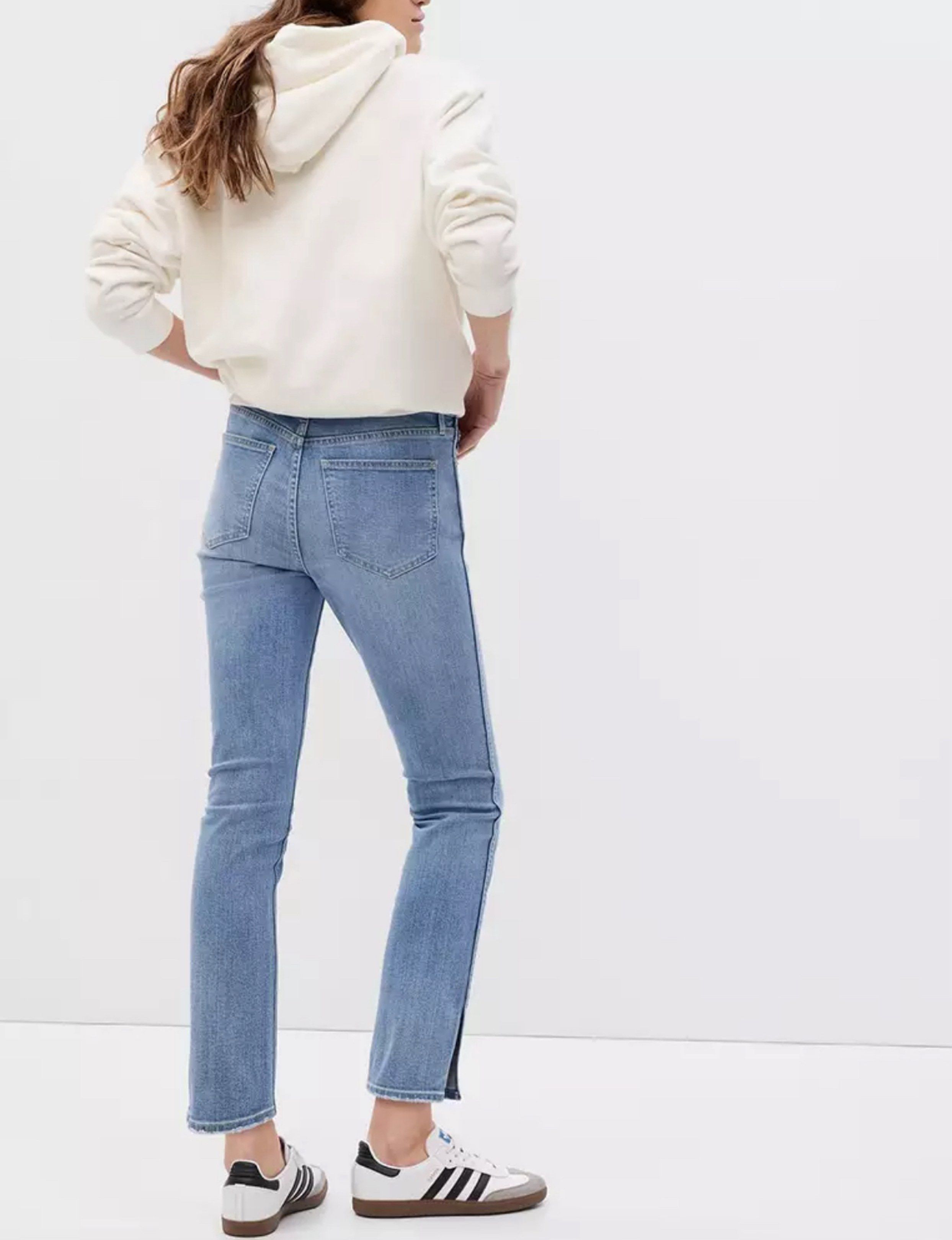 Gap Mid Rise Split-Hem Vintage Slim Jeans (Category: Jeans) located in Taytay. Submitted by oreomatcha (Listing ID 1445206107, Image 3). Description: Bought it for 3k Waistline 30 Still in good condition, price is negotiable‼️.