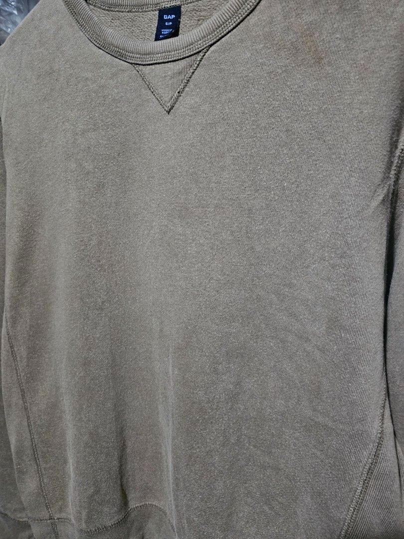 GAP Plain Brown Sweatshirt (Category: Coats, Jackets and Outerwear) located in Las Pinas. Submitted by noblethreads (Listing ID 1445165512, Image 3). Description: GAP Plain Brown Sweatshirt Size: Small on tag Dimensions: 23x26 250+sf.