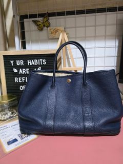 (Category: ) located in . Submitted by luxeshopper_aris (Listing ID 1445173922, Image 1). Description: .
