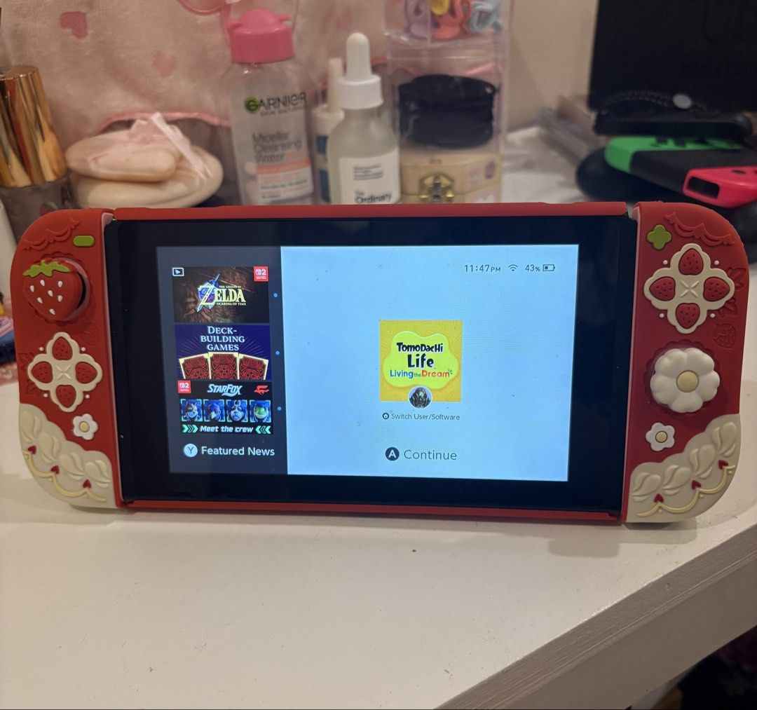 Geekshare Strawberry Themed Case for Nintendo Switch 1 (Category: Cases & Covers) located in Imus. Submitted by mooonke (Listing ID 1445206223, Image 2). Description: for nintendo switch 1, will ensure to secure it nicely🩷 rfs: grew out of the case 💳: gcash/gotyme 🚚: lalamove ONLY! 📍: alabang, muntinlupa.