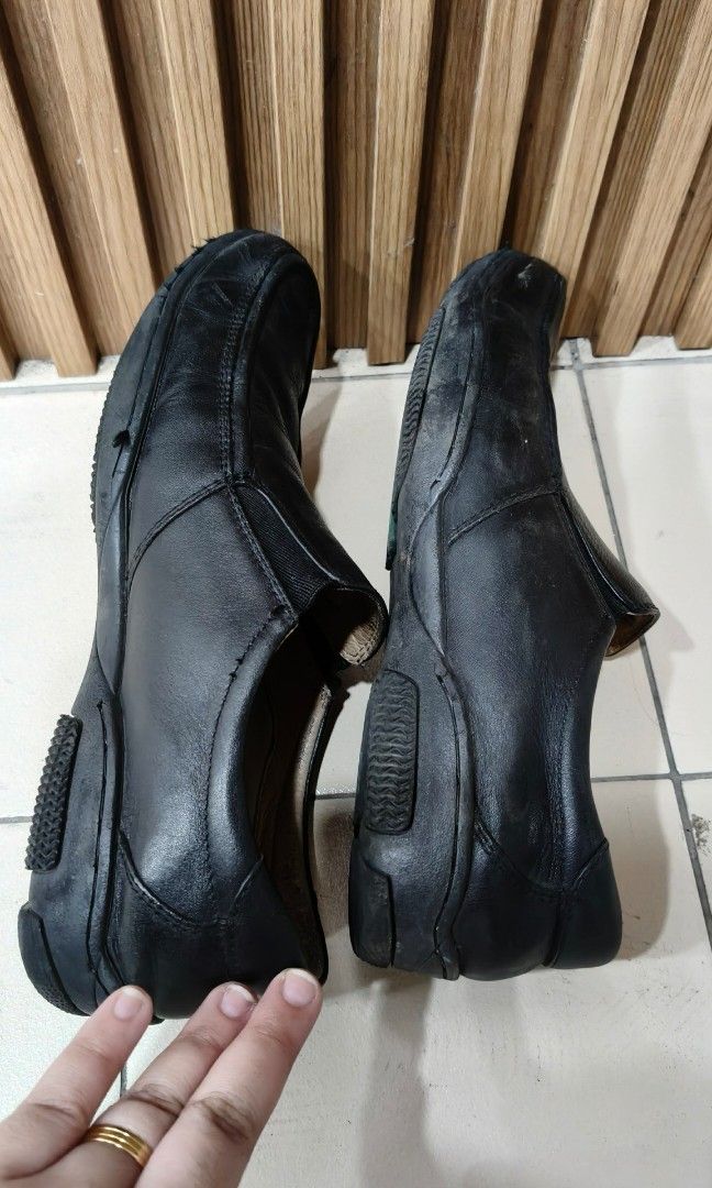 GIBI BLACK SHOES SIZE 41 (Category: Dress Shoes) located in Caloocan City. Submitted by cssasot (Listing ID 1445231842, Image 3). Description: READY FOR LALAMOVE DELIVERY USED BLACK SHOES SIZE 41 GIBI.