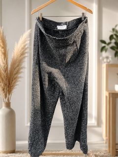 (Category: ) located in . Submitted by ahawardrobe (Listing ID 1445053997, Image 1). Description: .
