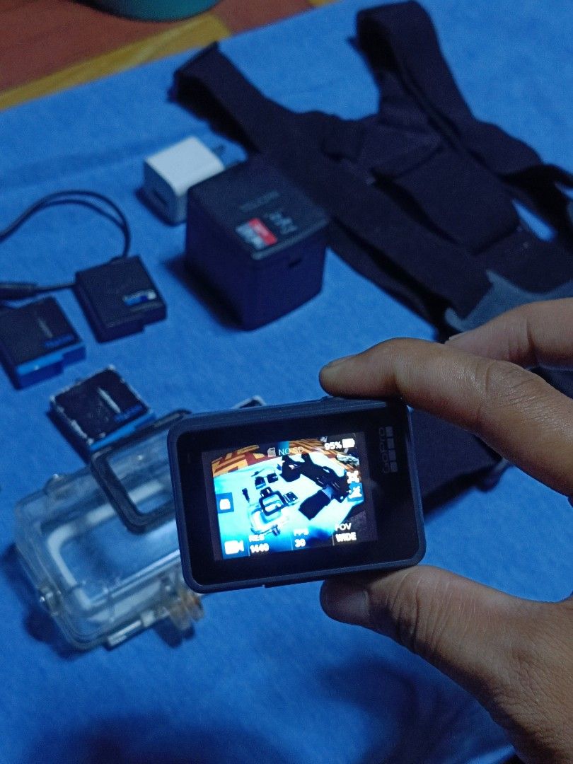 Go Pro Hero 5 Black (Category: Video Cameras) located in General Santos City (Dadiangas). Submitted by doncarloos14658 (Listing ID 1445155898, Image 2). Description: GoPro Hero 5 Black 🔥 Inclusion : • Chest Strap Mount • SanDisk Extreme 16gb and extra SD Card • Telesin Charger Storage • 3 Telesin BATT • 2 Gorpo BATT • USB type C charger w/ adapter • Water proof case w/ issue • (Other accessories) 📍 Location: General Santos City 🚚 Courier : J&T