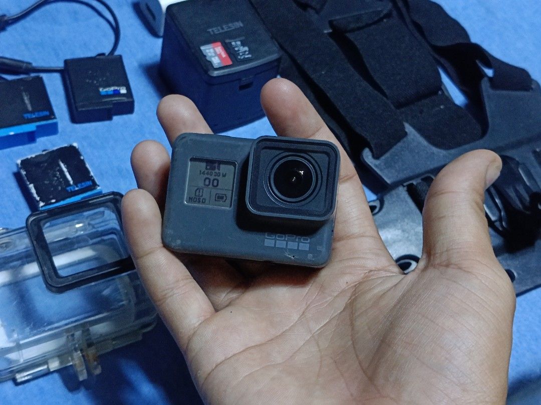 Go Pro Hero 5 Black (Category: Video Cameras) located in General Santos City (Dadiangas). Submitted by doncarloos14658 (Listing ID 1445155898, Image 1). Description: GoPro Hero 5 Black 🔥 Inclusion : • Chest Strap Mount • SanDisk Extreme 16gb and extra SD Card • Telesin Charger Storage • 3 Telesin BATT • 2 Gorpo BATT • USB type C charger w/ adapter • Water proof case w/ issue • (Other accessories) 📍 Location: General Santos City 🚚 Courier : J&T