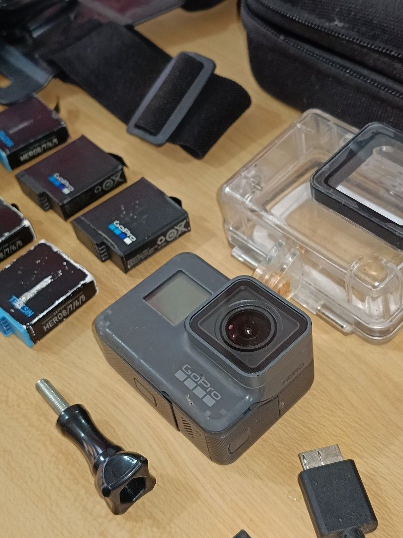Gopro hero 5 (Category: Video Cameras) located in General Santos City (Dadiangas). Submitted by doncarloos14658 (Listing ID 1445156481, Image 1). Description: GoPro Hero 5 action cam Inclusion : • Chest Strap Mount • Head Strap Mount • SanDisk Extreme 16gb and extra SD Card • Telesin Charger Storage • 3 Telesin BATT • 2 Gorpo BATT • Card Reader • USB type C charger w/ adapter • Water proof case w/ issue • (Other accessories) 📍 Location: General 
