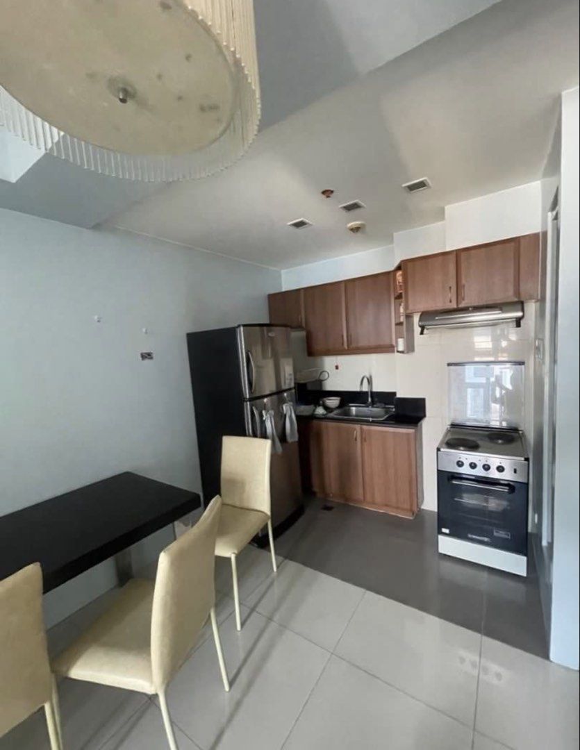 Greenbelt Studio 39sqm 5Million (Category: Apartments & Condos) located in Manila. Submitted by remaxone (Listing ID 1445046553, Image 2). Description: Greenbelt chancellor Walking distance 3-5mins to greenbelt mall Studio with balcony 39sqm 5Million Gross Contact us for viewing.