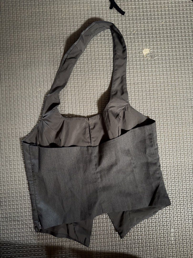 Grey Halter Neck Vest Top with Bows (Category: Sleeveless) located in Caloocan City. Submitted by andraaa_ (Listing ID 1445179414, Image 2). Description: - Grey halter neck vest top -best fit xs-slightly med -pm for we .