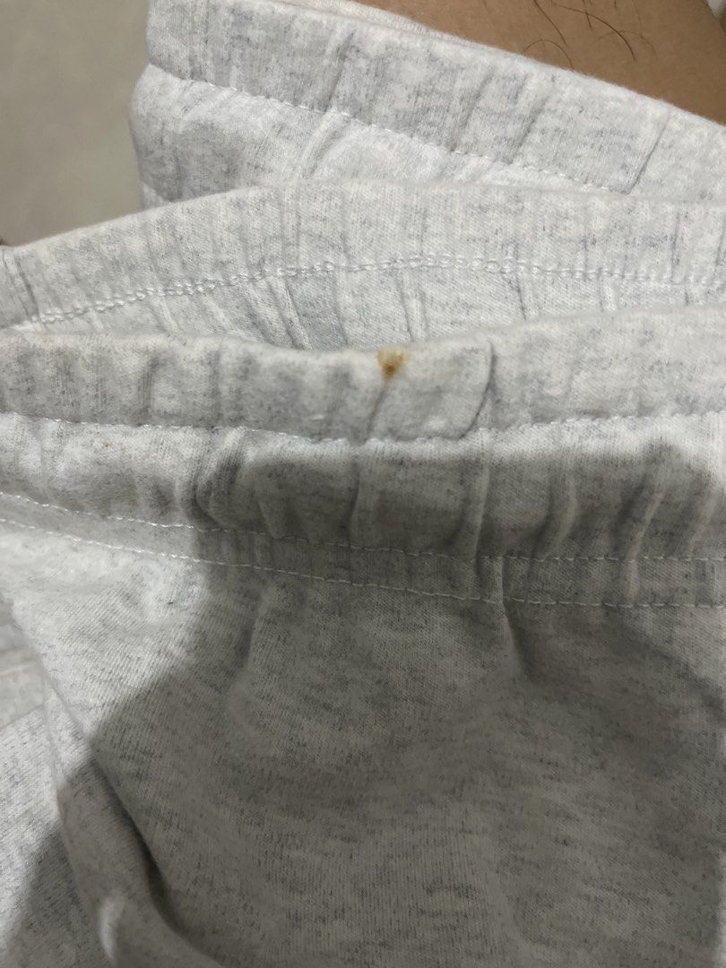 Grey Sweatpants Joggers (Category: Joggers) located in Manila. Submitted by buyingrandomthings (Listing ID 1445160071, Image 3). Description: - Random Grey sweatpants - Tiny stain, not noticeable when worn - 2 front pockets - very comfy.