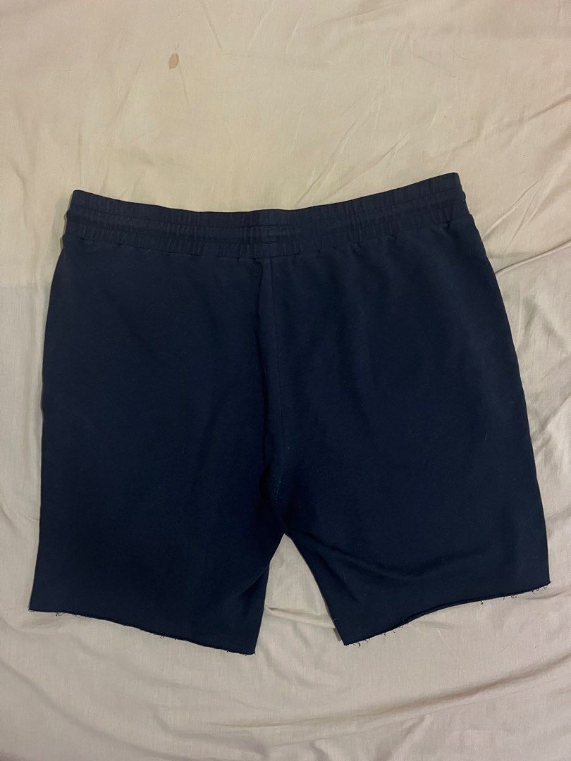 Gymshark Sweat Shorts (Category: Shorts) located in Manila. Submitted by buyingrandomthings (Listing ID 1445151824, Image 2). Description: Gymshark sweat shorts (cut off leg holes) Thrifted item Issue: Needs replacement garter.