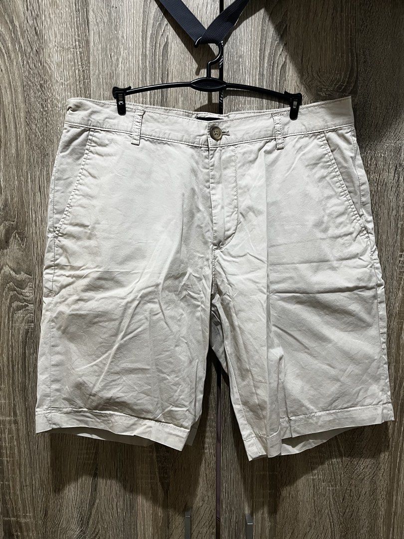 H&M Beige Chino Shorts Size 32 (Category: Shorts) located in Manila. Submitted by buyingrandomthings (Listing ID 1445155391, Image 1). Description: - H&M Chino Shorts (personal item) - Color: Beige - Size: 32R - Style: Casual wear - With extra buttons - Minimal stain near the zipper (not visible)) - Feel free to ask any questions!.