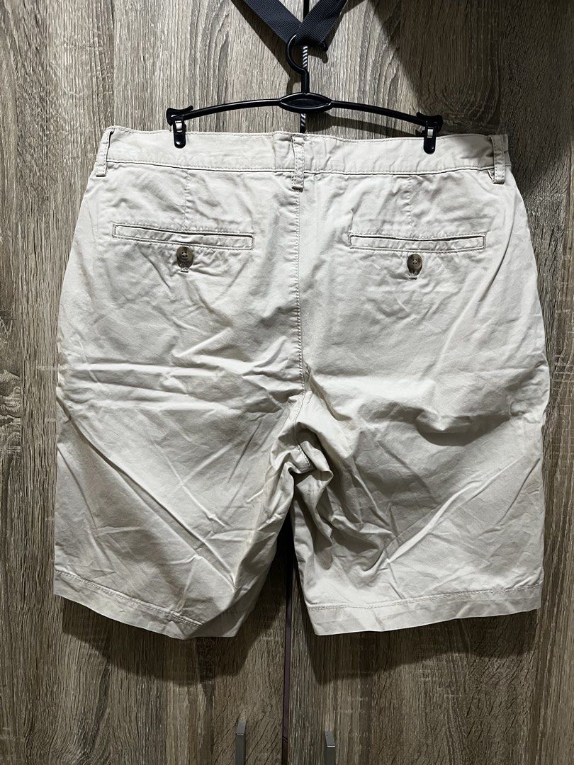 H&M Beige Chino Shorts Size 32 (Category: Shorts) located in Manila. Submitted by buyingrandomthings (Listing ID 1445155391, Image 2). Description: - H&M Chino Shorts (personal item) - Color: Beige - Size: 32R - Style: Casual wear - With extra buttons - Minimal stain near the zipper (not visible)) - Feel free to ask any questions!.