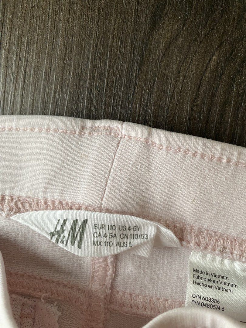 H&M Pink Girls' Pants Size 4-5Y (Category: Babies & Kids Fashion) located in Manila. Submitted by kidsatheart (Listing ID 1445143746, Image 2). Description: - Pink H&M pants for girls - Size: 4-5 years - Comfortable elastic waistband - Two back pockets - Small marks on front (please last photo for mark that is not much noticable).
