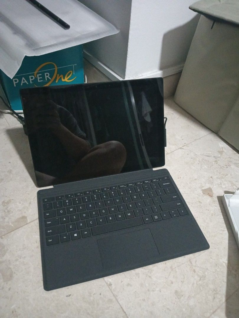 i7 Surface Pro 7488817995558440960