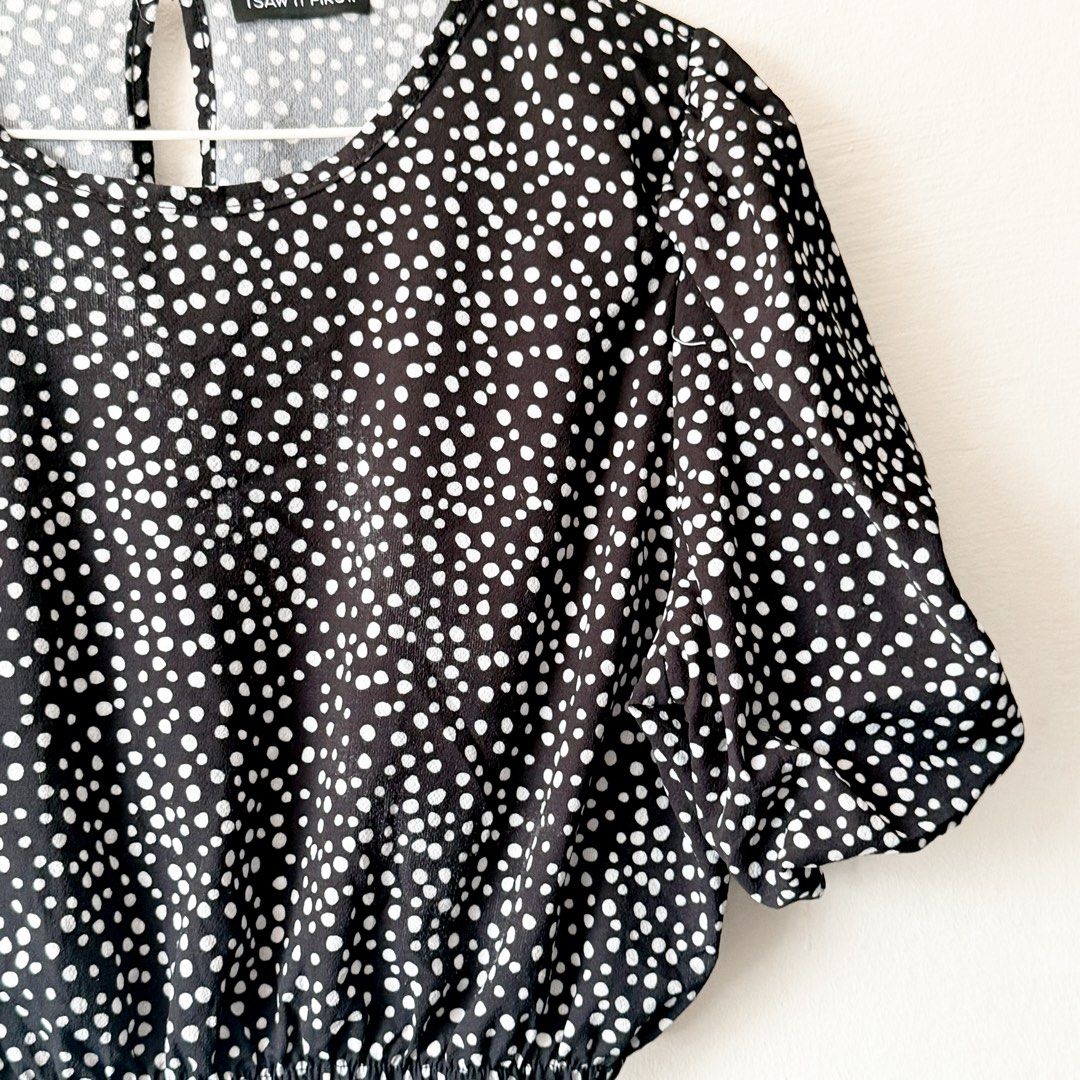 I SAW IT FIRST Polka Puff Sleeve Top (Category: Blouses) located in Antipolo. Submitted by rosywardrobe (Listing ID 1445134971, Image 3). Description: 🎀 MAKE READING A HABIT 🎀 • No order form, no reservation! • Strictly 1 day reservation • Payment first before order processing • No return, No exchange • Don’t make an offer if you’re not 100% sure • No shipping every weekends — PAYMENT CHANNELS — • GCash • Gotyme • Maya • BDO • BPI • Unionbank —