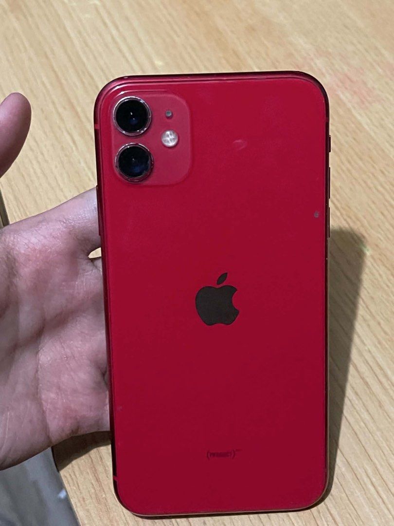iPhone 11 64gb (Category: iPhone 11 Series) located in Quezon City. Submitted by mssaiira (Listing ID 1445169280, Image 1). Description: iPhone 11 64gb globelocked -unit and case only -ISSUE: di na nagbubukas motherboard/cpu daw issue. kayo na mag paayos -all orig parts wala pa napalitan -naka log in pa apple id ko -QC AREA.
