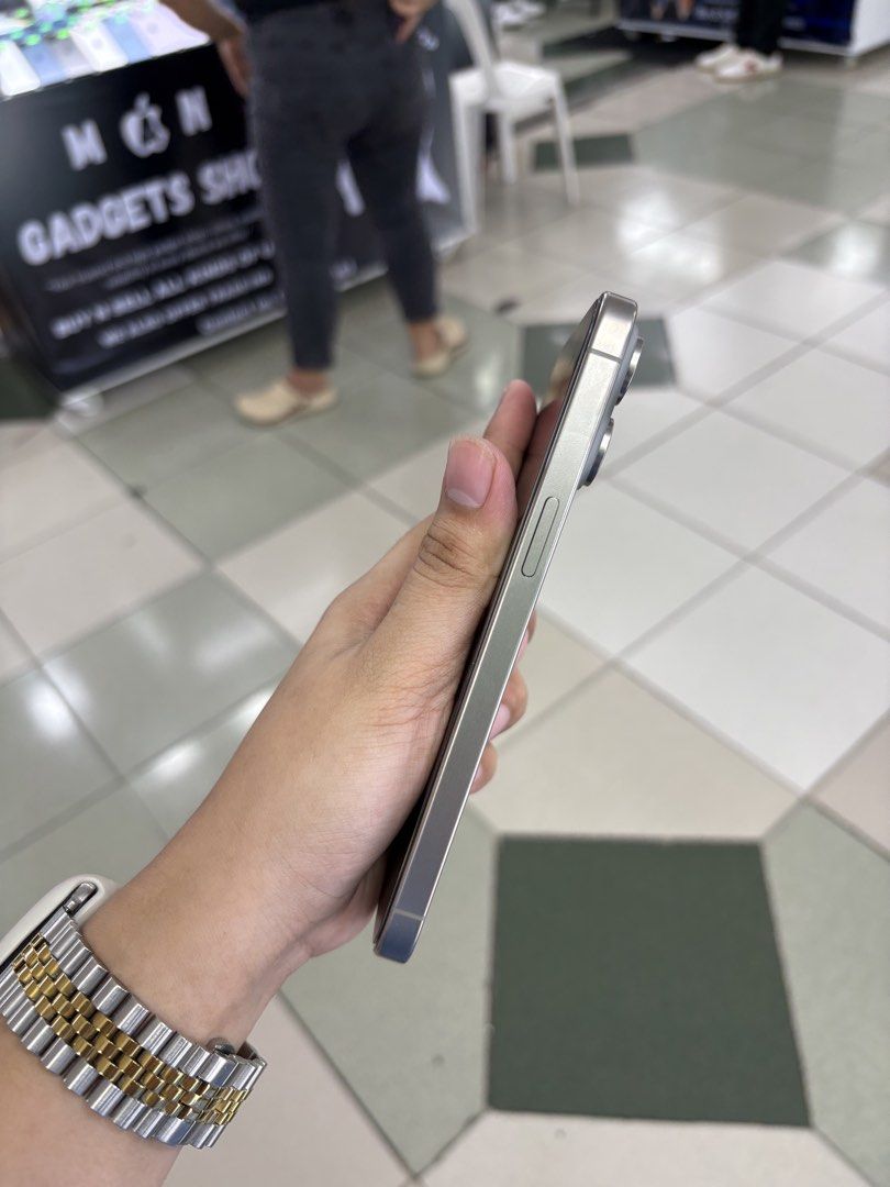 iPhone 15 Pro Max 256GB Smartlock No Issue Secondhand (Category: iPhone 15 Series) located in Pasig City. Submitted by FarAndRayShop (Listing ID 1445212406, Image 2). Description: OPEN FOR SWAP/SELLING/BUYING (RFS: Buy and Sell) Price: 38,499 iPhone 15 Pro Max 256GB •Smartlock •NO HIDDEN ISSUES •TEST TO SAWA •Authentic Phone Physical store in Greenhills Shopping Center XD-07 Stall Number Look For Rayray Or Anika NO CASH INSTALLMENT We are open al