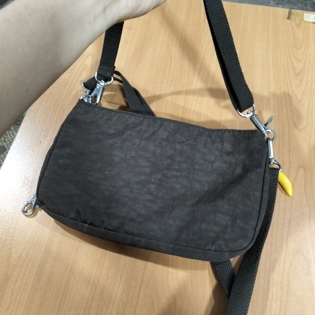 Kipling (Category: Cross-body Bags) located in El Salvador. Submitted by francheskaukayukay (Listing ID 1445113019, Image 3). Description: .