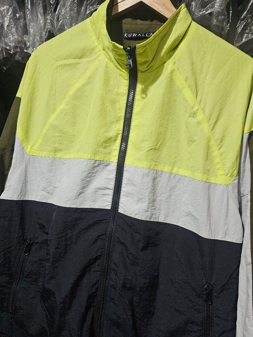 Kuwalla Reversible Tri-Tone Nylon Windbreaker Jacket (Category: Coats, Jackets and Outerwear) located in Las Pinas. Submitted by noblethreads (Listing ID 1445180961, Image 3). Description: Kuwalla Reversible Tri-Tone Nylon Windbreaker Jacket Size: Medium on tag Dimensions: 24W x 27L 350+sf.