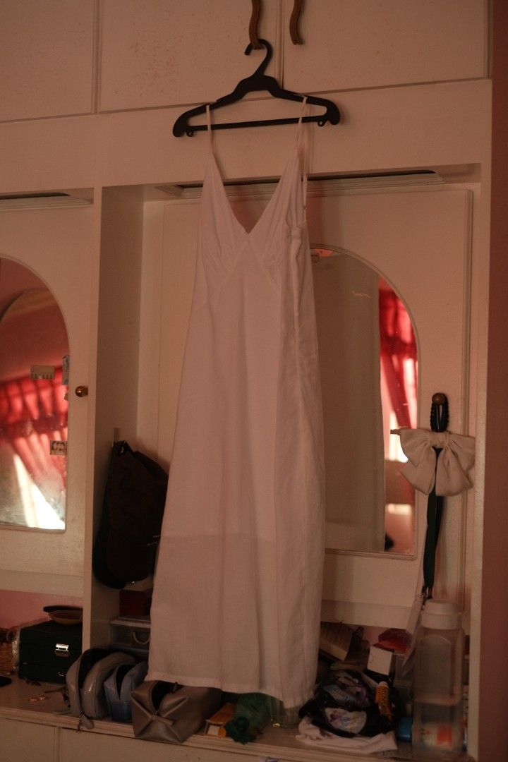 Take all: La Oceann Midi Dress (2) (Category: Dresses) located in Quezon City. Submitted by quirkfox77 (Listing ID 1445060653, Image 2). Description: - Brand: La Oceania Jaisalmer Midi in Ivory and Lavender - Material: Linen - Size: Medium (M) - Style: Simple, flowy - Occasion: Casual wear, beach days - Features: Easy to style - Condition: Like new Bought for 3k each, total of 6k RFS: Too many clothes.