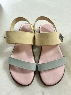 (Category: ) located in . Submitted by carry.0211 (Listing ID 1445186476, Image 1). Description: .
