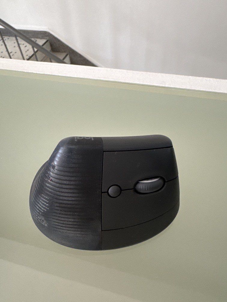 Logitech ergonomic mouse488131456392253442