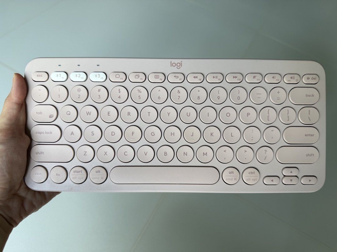 Logitech Wireless Bluetooth Keyboard Pink488248746411960320