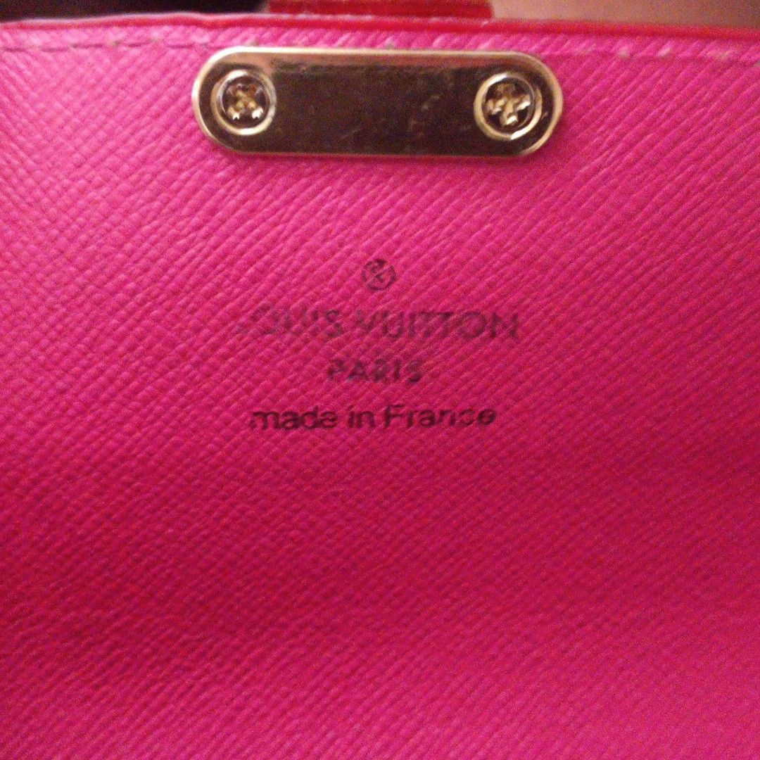 LOUIS VUITTON MONOGRAM MULTI COLOR (Category: Wallets & Card holders) located in Manila. Submitted by wesleycomad21 (Listing ID 1445232902, Image 2). Description: MINIMAL ISSUE Scratch Fadings on print.