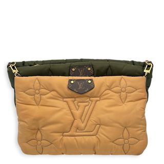 (Category: ) located in . Submitted by carousellluxury (Listing ID 1439676363, Image 1). Description: .