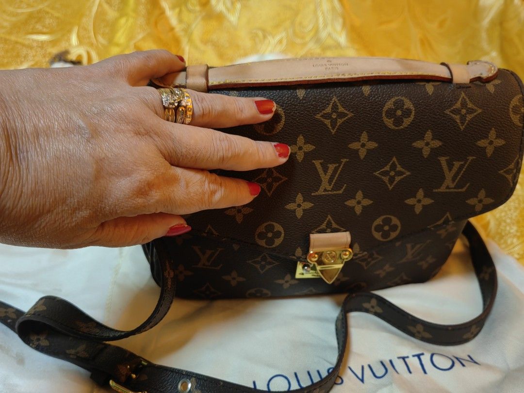 LV metes bag (Category: Luxury Bags & Wallets) located in Dalaguete. Submitted by alloutlove (Listing ID 1445071041, Image 1). Description: LV metes bag coded sling/crossbody bag in good condition..