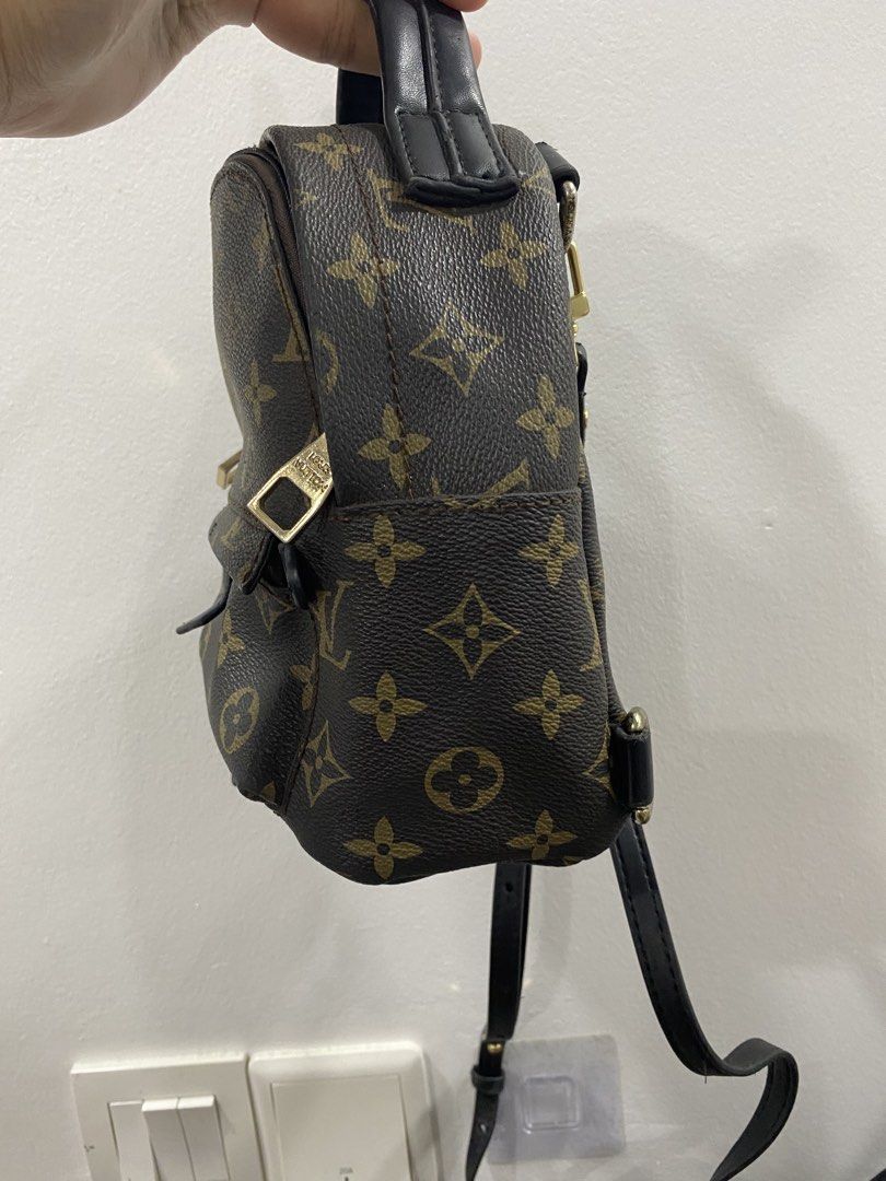 LV Mini Backpack Bundle (Category: Bags & Wallets) located in Kuala Lumpur. Submitted by mdhvnrdn (Listing ID 1445216441, Image 2). Description: LV backpack / sling bundle Koyak sikit dekat poket depan tepi (gamba no 4) Merekah dekat gamba no 5 Lain lain semua ok .