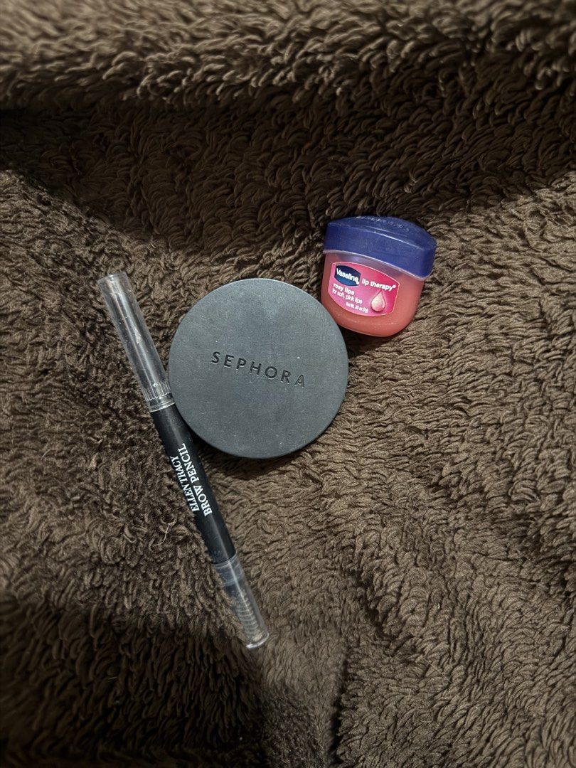 makeup bundle (Category: Makeup) located in San Pedro. Submitted by pickandstyles (Listing ID 1445084720, Image 1). Description: - Sephora blush duo with two coral/pink shades. - Perfect for adding a natural flush of color to your cheeks. - Compact and travel-friendly size. - Features the iconic Sephora logo embossed on the lid. - A chic and essential addition to any makeup collection..