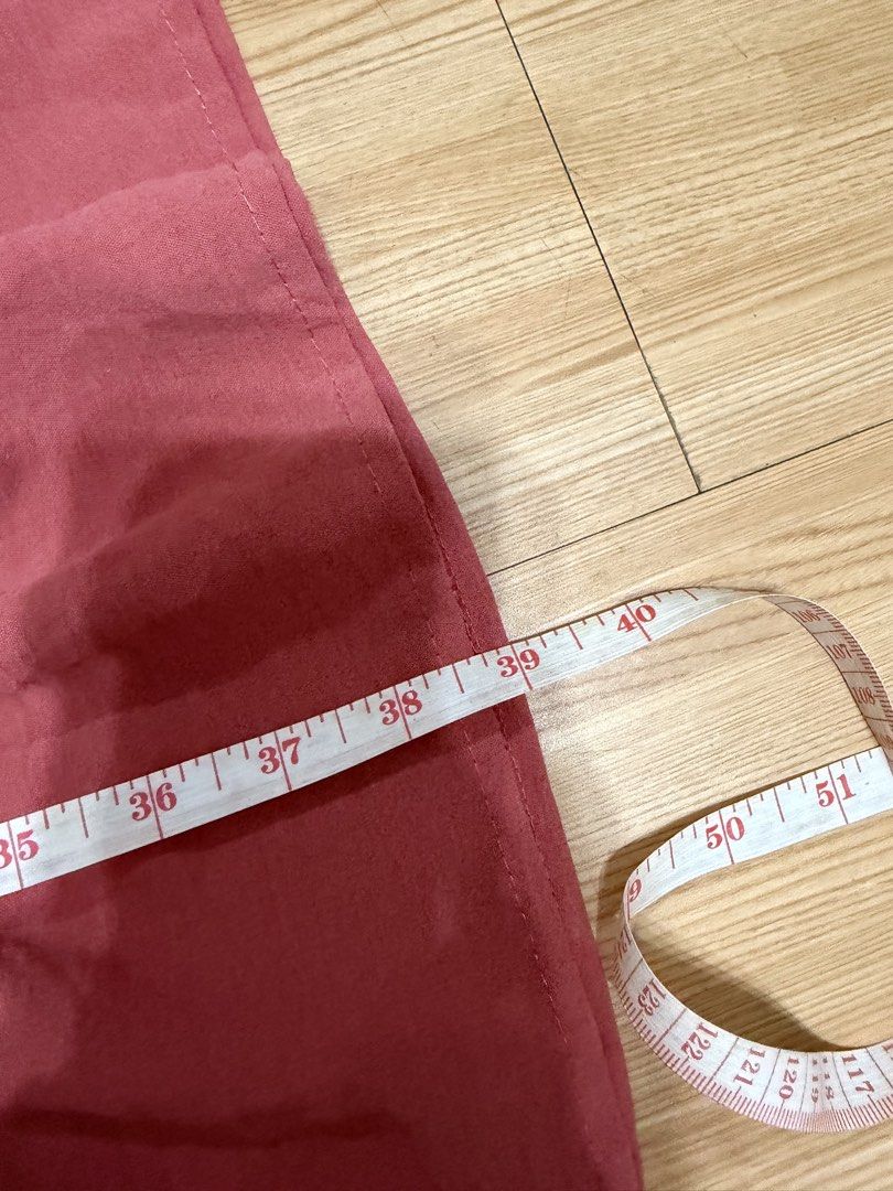 Midi fushia dress (Category: Dresses) located in Quezon City. Submitted by johnnalynpreloved (Listing ID 1445087869, Image 3). Description: Hw fabric S-m 39 lenght.