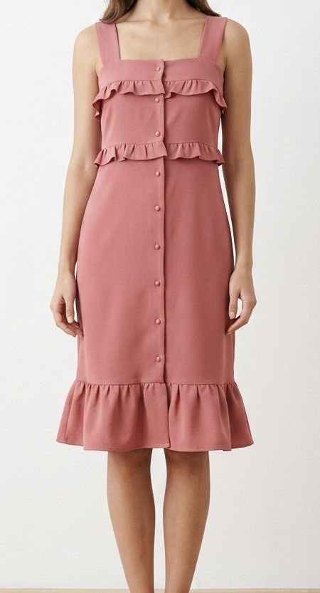 Midi fushia dress (Category: Dresses) located in Quezon City. Submitted by johnnalynpreloved (Listing ID 1445087869, Image 2). Description: Hw fabric S-m 39 lenght.