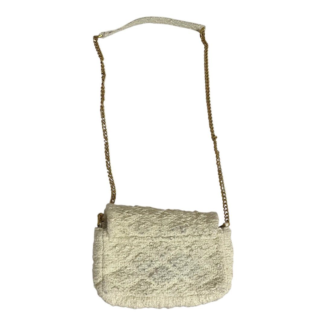 MNG Textured Chain Shoulder Bag - Cream (Category: Shoulder Bags) located in Iba. Submitted by xanselldz (Listing ID 1445199707, Image 2). Description: .