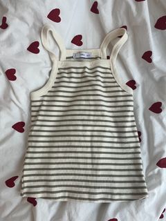 (Category: ) located in . Submitted by prelovedfashionsg (Listing ID 1445149679, Image 1). Description: .
