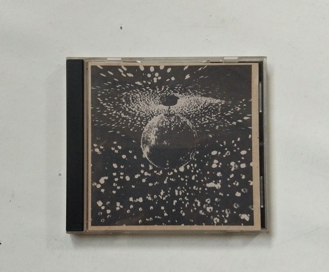 NEIL YOUNG - MIRROR BALL ( WITH PEARL JAM ) (Category: CDs & DVDs) located in Makati City. Submitted by KAMUSIKATAYO (Listing ID 1445138148, Image 1). Description: VERY GOOD CONDITION.
