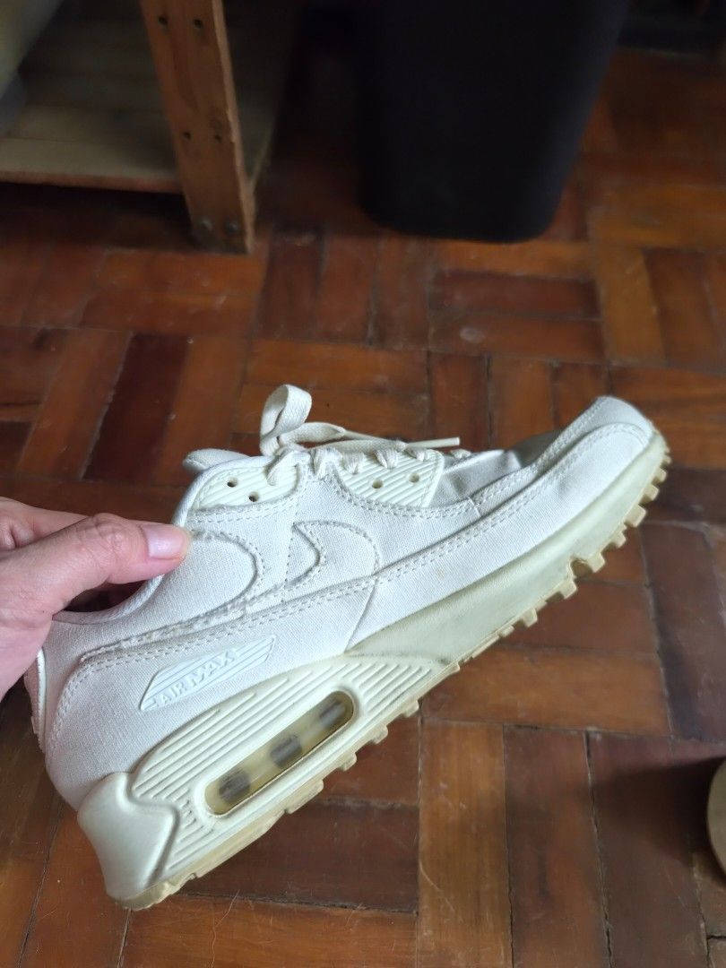 Nike - Airmax 90 (Size US 7) (Category: Sneakers) located in Las Pinas. Submitted by ajbash (Listing ID 1445084052, Image 3). Description: Airmax 90 "The future is equal" no flaws. needs cleaning lang ksi nakastore lang sya..