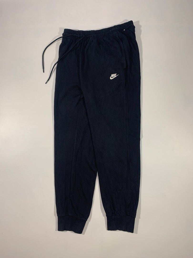 Nike Club Knit Jogger Pants (Category: Joggers) located in Aurora. Submitted by cpr_garments13 (Listing ID 1445165877, Image 1). Description: Medium Measurements Waist:30-34 Length:37 Excellent condition No issues .