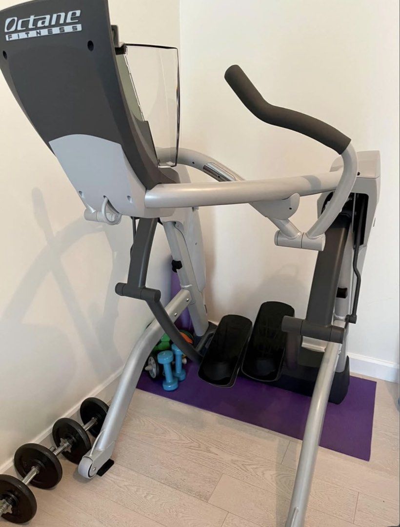 Octane Fitness Zero Runner running machine (Category: Cardio & Fitness Machines) located in Cebu City. Submitted by ddsecondselection (Listing ID 1445044206, Image 2). Description: For Cebu Residents only. For pick up. .
