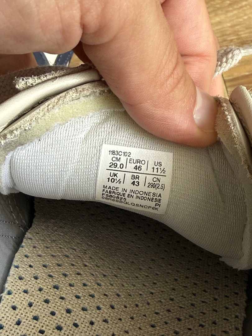Onitsuka Tiger Mexico 66 Cream Navy Sneakers (Category: Sneakers) located in Singapore. Submitted by funandgamez (Listing ID 1445120740, Image 3). Description: Worn about 5 times. Too tight .