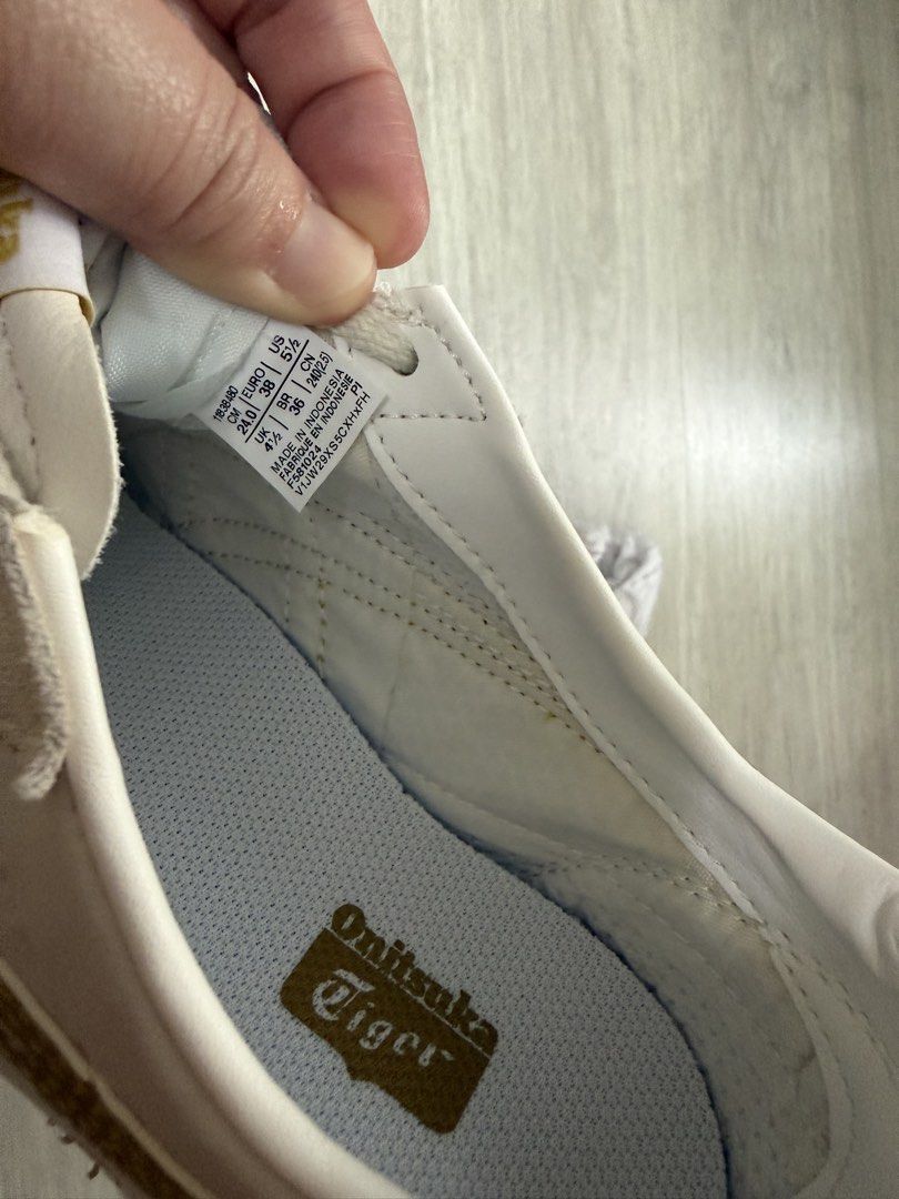 Onitsuka Tiger Mexico 66 Sneakers White Gold (Category: Sneakers) located in Singapore. Submitted by nanana16 (Listing ID 1445105202, Image 3). Description: - Onitsuka Tiger Mexico 66 sneakers - Classic white and gold colorway - Size: UK 4.5 / EU 37.5 - Perfect for casual wear - Super comfy and stylish.
