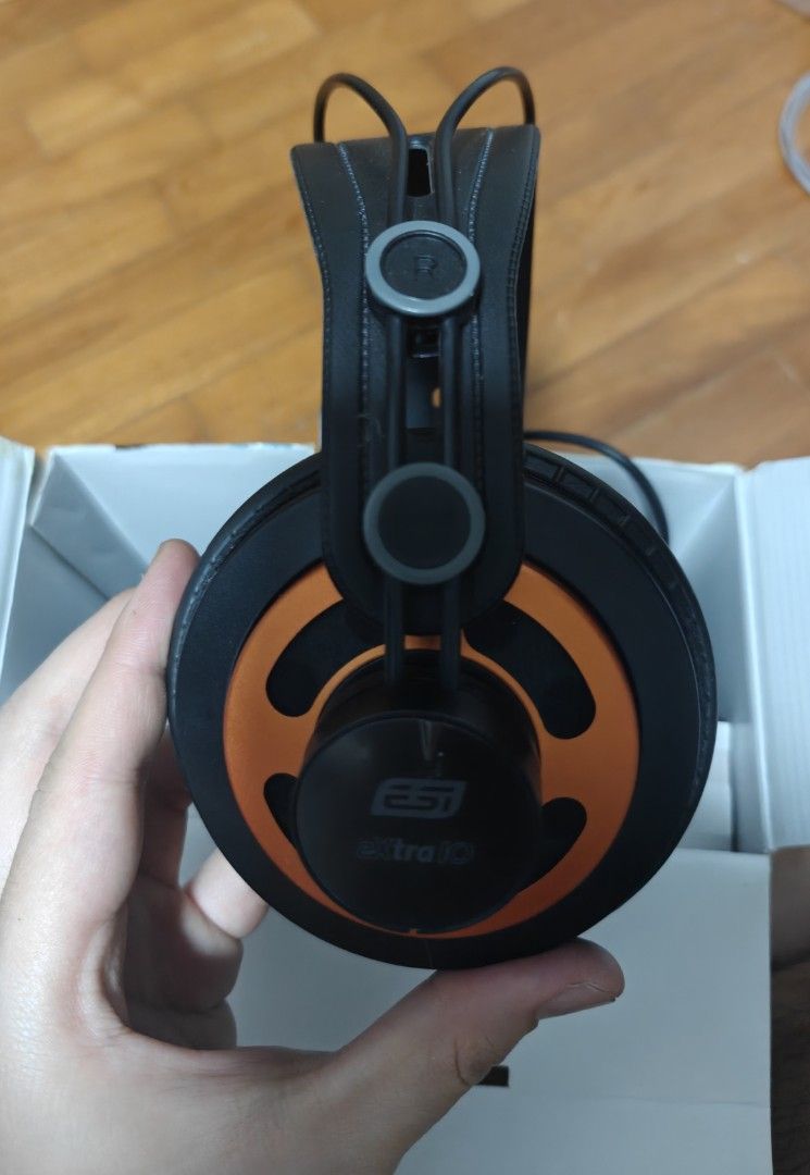 Open-Back headphones491123001965957121