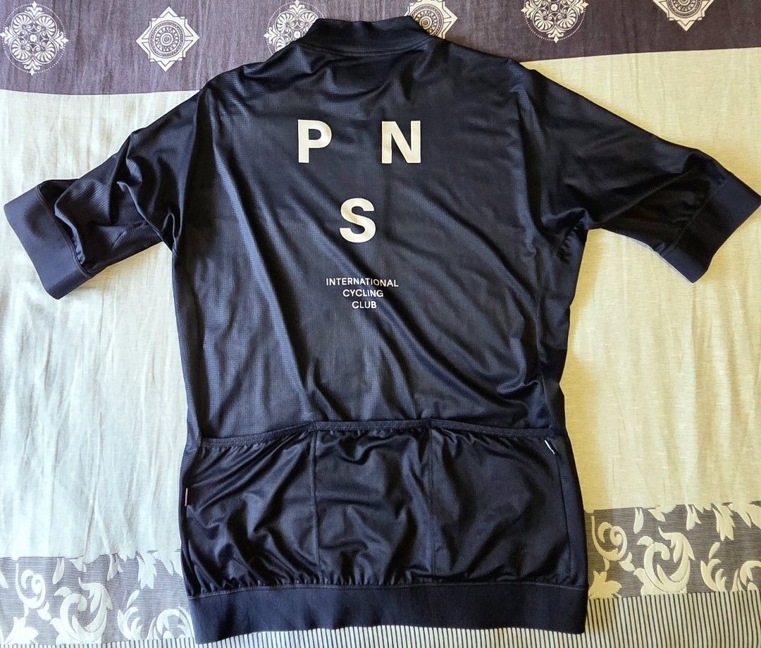 Pas Normal Studios Mechanism jersey XL (Category: Activewear) located in Muntinlupa City. Submitted by b.braganza (Listing ID 1445164344, Image 2). Description: Pas Normal Studios Mechanism jersey Size XL minimally used Navy and Purple colorway Navy has a small blemish on right sleeve (see pics) PhP 5999 each (bigger discount if purchased as set) Meetup: Alabang/Evia area Shipping fees shouldered by buyer MOP: GCash/bank transfer.