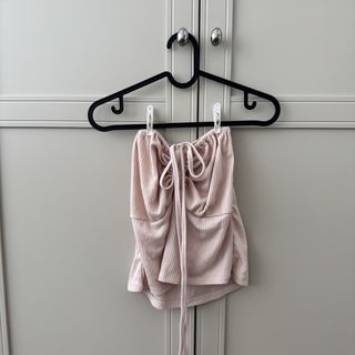 (Category: ) located in . Submitted by mywardrobe6 (Listing ID 1445085465, Image 1). Description: .