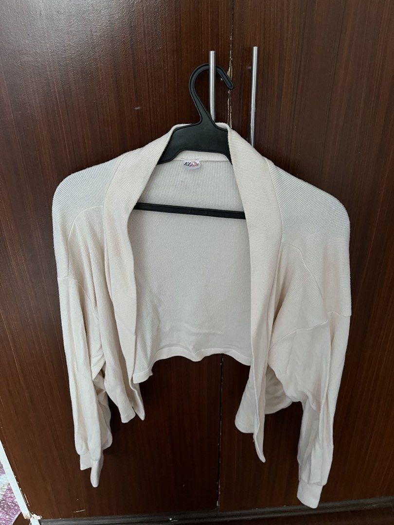 Plus Size Cream Knit Cropped Cardigan (Category: Coats, Jackets and Outerwear) located in Quezon City. Submitted by peytyancha (Listing ID 1445233112, Image 1). Description: Loc: Visayas Ave..