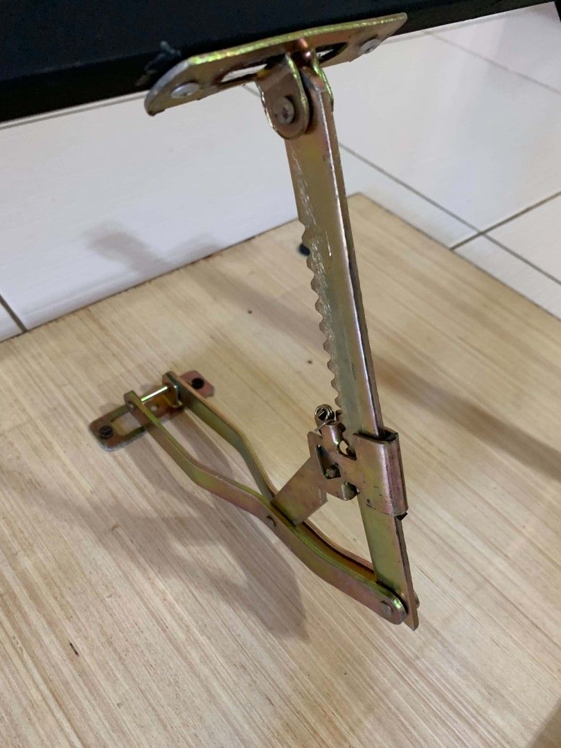Portable Laminated Drafting Table (Category: Tables & Sets) located in Cavite. Submitted by sunshineeee8 (Listing ID 1445067387, Image 3). Description: PORTABLE LAMINATED DRAFTING TABLE - once used - good as new - 24*16in - white laminate on plywood - adjustable inclination.