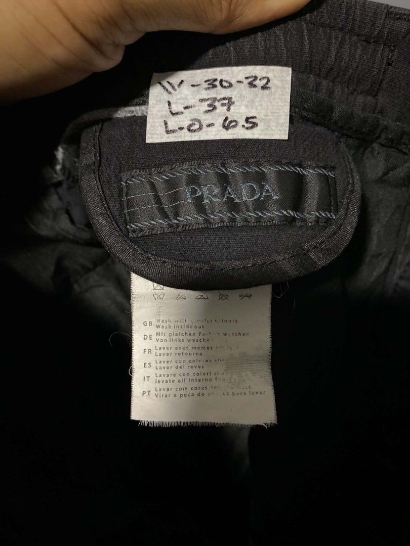 PRADA Milano Men's Charcoal Grey Chinos Size 30 (Category: Chinos) located in Tanay. Submitted by micvalcorza (Listing ID 1445096607, Image 3). Description: - Prada Milano Chinos - Color: Charcoal Grey - Size: 30 Waist, 37 Length - Made in Italy - Machine Washable - Ideal for Smart Casual Wear - Feel free to ask any questions! - Very Good Used Condition - 999 plus Ship.