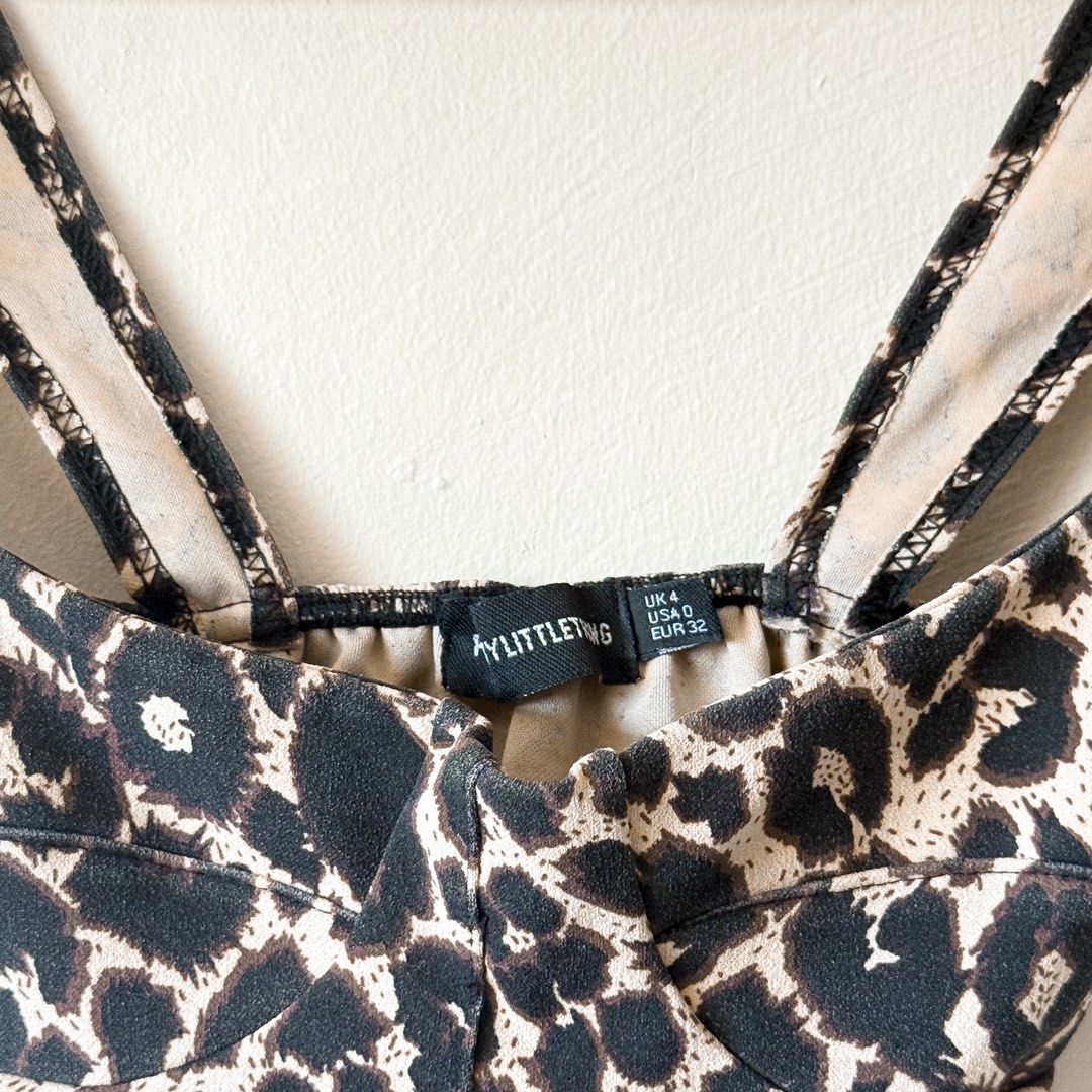 PRETTYLITTLETHING Leopard Corset Style Crop Top (Category: Sleeveless) located in Antipolo. Submitted by rosywardrobe (Listing ID 1445137871, Image 2). Description: 🎀 MAKE READING A HABIT 🎀 • No order form, no reservation! • Strictly 1 day reservation • Payment first before order processing • No return, No exchange • Don’t make an offer if you’re not 100% sure • No shipping every weekends — PAYMENT CHANNELS — • GCash • Gotyme • Maya • BDO • BPI
