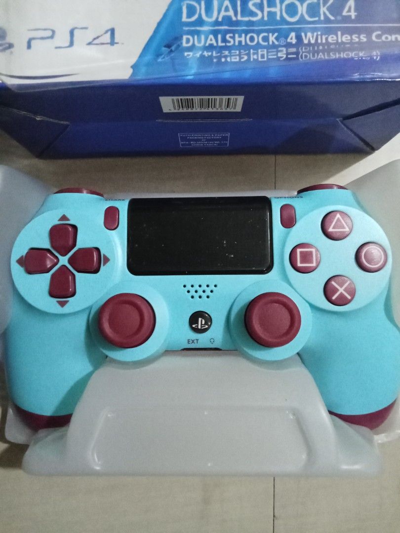 PS4 CONTROLLER (Category: Controllers) located in Quezon City. Submitted by hajjasittienor (Listing ID 1445160019, Image 1). Description: BRAND NEW PS4 WIRELESS CONTROLLER. FREE CABLES CHARGER.750 .PWEDE PICK UP .PWEDE GCASH AVIDA TOWER NEW MANILA COL BONNY SERRANO AVENUE QC.